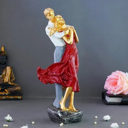 Love Couple Statue Showpiece
