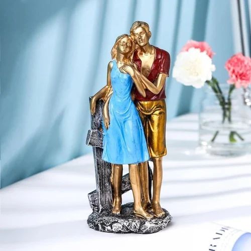 Standing Resin Romantic Couple Statue