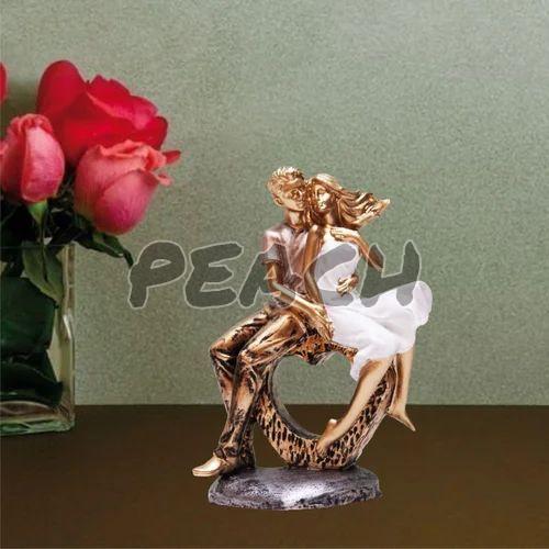 Polyresin Glossy Romantic Love Couple Statue