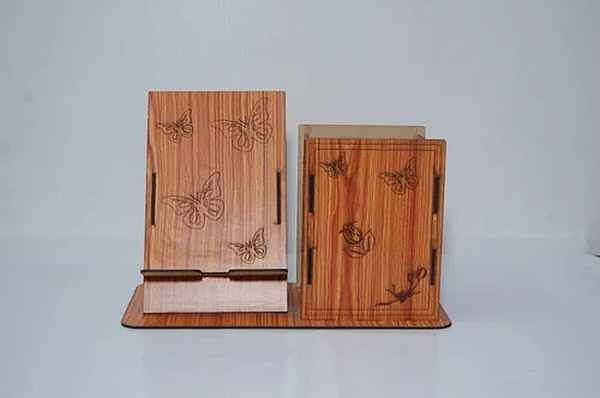 Brown Wooden Printed Pen Stand