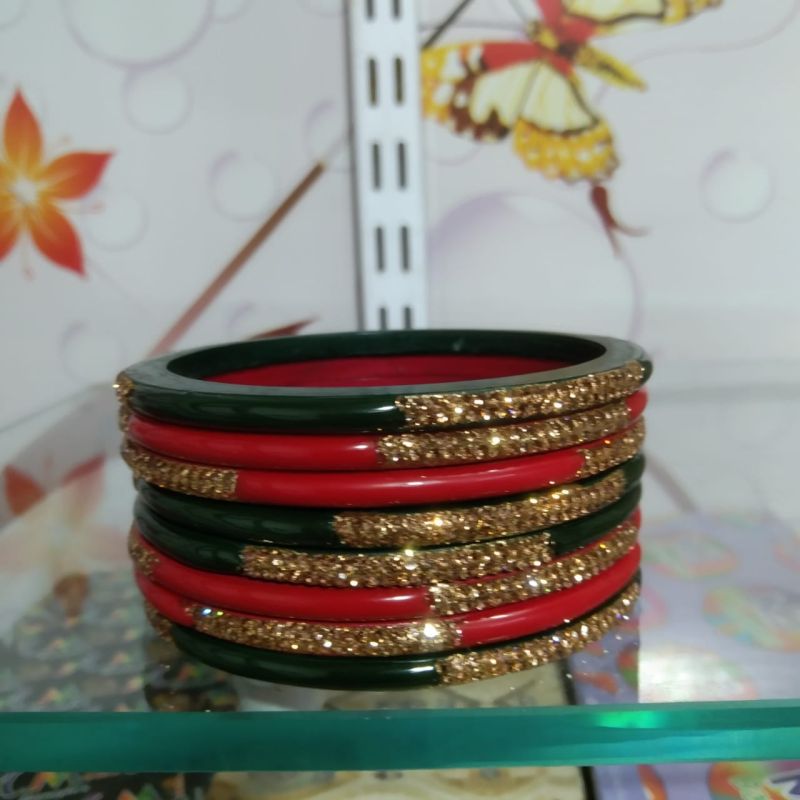 8 Pcs Red and Green Lac Bangle Set