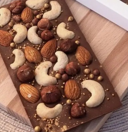 Almonds Nuts Chocolate Bar