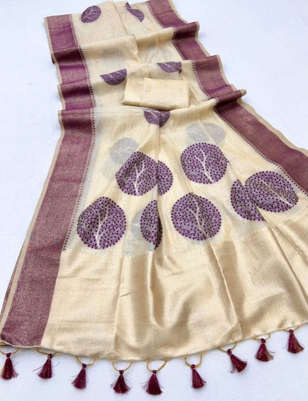 Ladies Munga Silk Saree