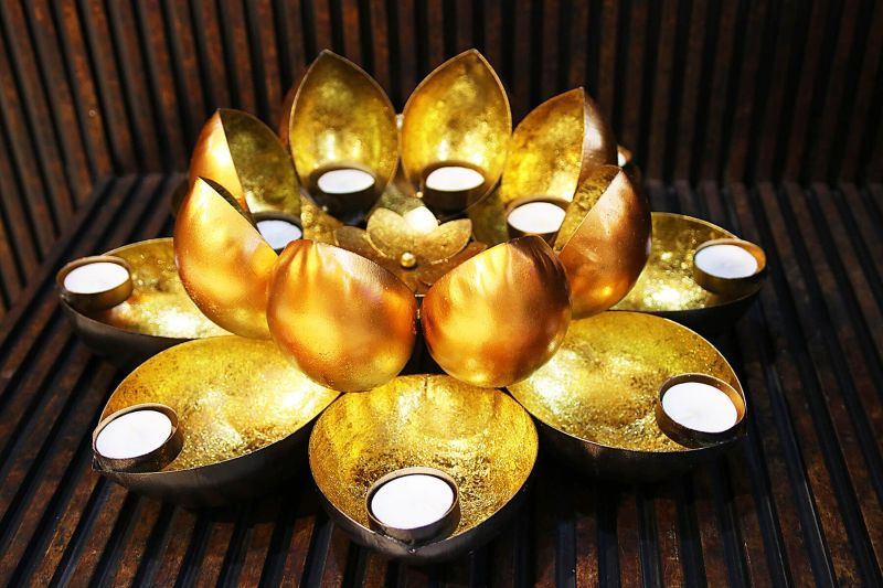 6 Inch Lotus Shape Tealight Holder