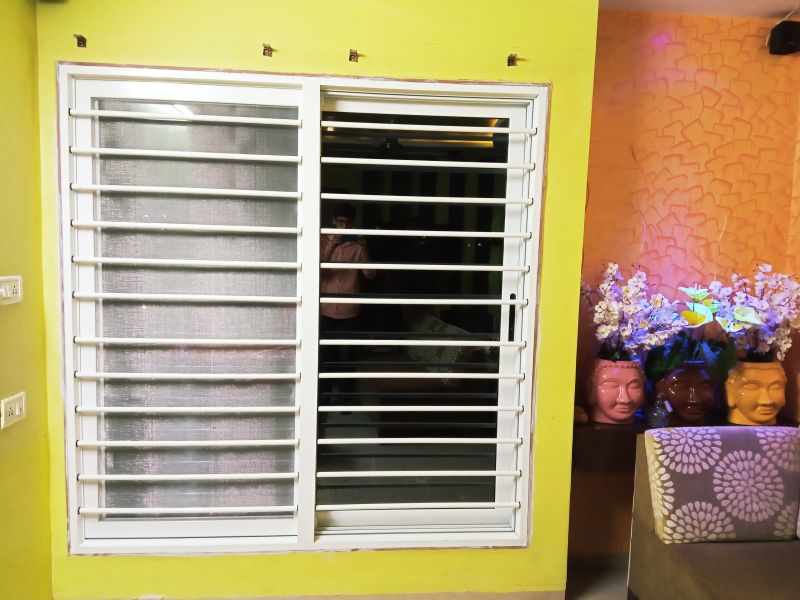 Aluminium Sliding Domal Grill Window