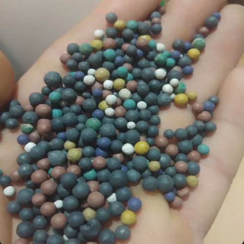 Multicolor Bentonite Granules