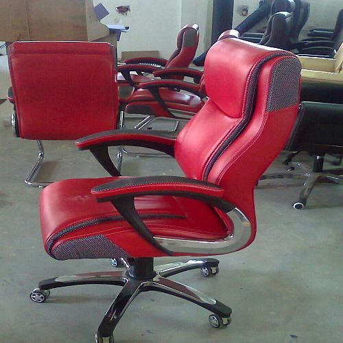 Leather High Back Red Boss Chair