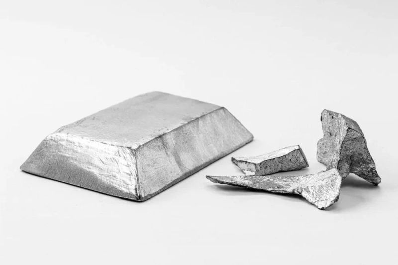 Solid 98 Grade Aluminium Ingots