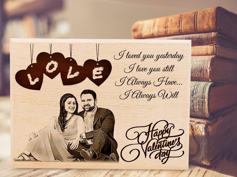 Customized Wooden Showpiece Service