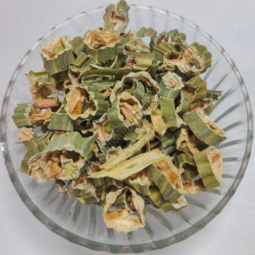 Dehydrated Drumstick Flakes,