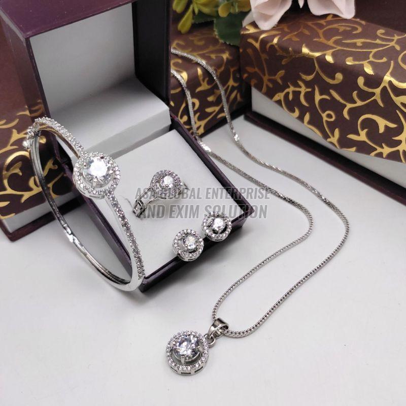 Ladies Silver Brass Ladies Pendant Combo Set