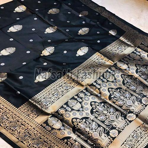 Black and Golden Zari Weaving Work Kanchipuram Silk Saree