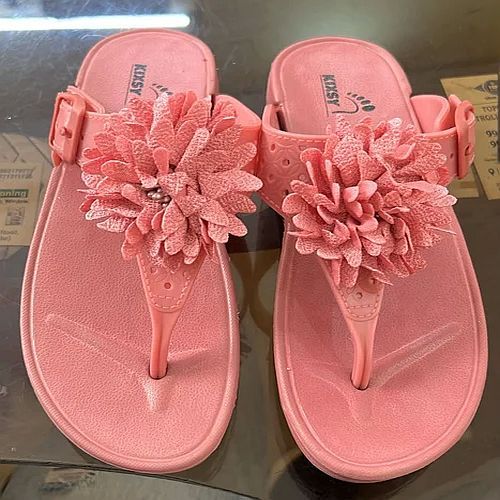Ladies Designer Pink Party Wear Flat Slipper