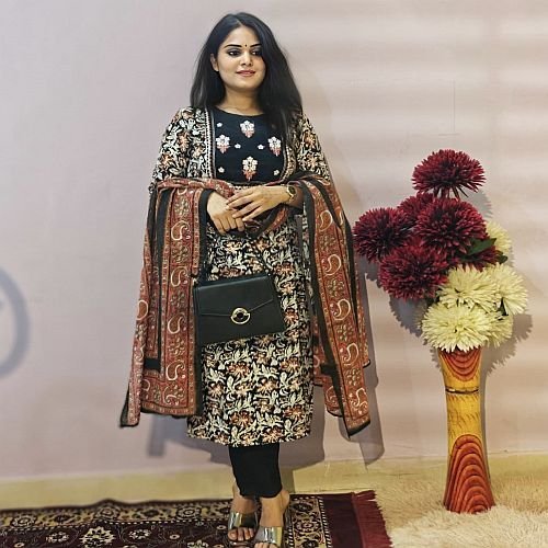 Ladies Black Printed Rayon Kurti Pant Set