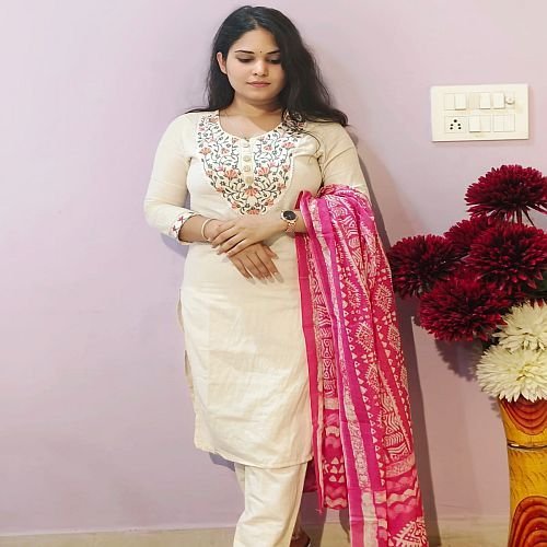 Ladies Cream Printed Rayon Kurti Pant Set with Dupatta