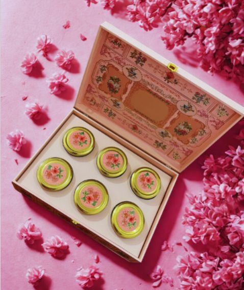 Light Blush Floral Hamper Box With Round Jars