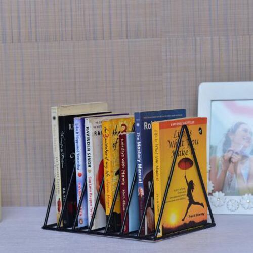 Black Triangular Book Organizer