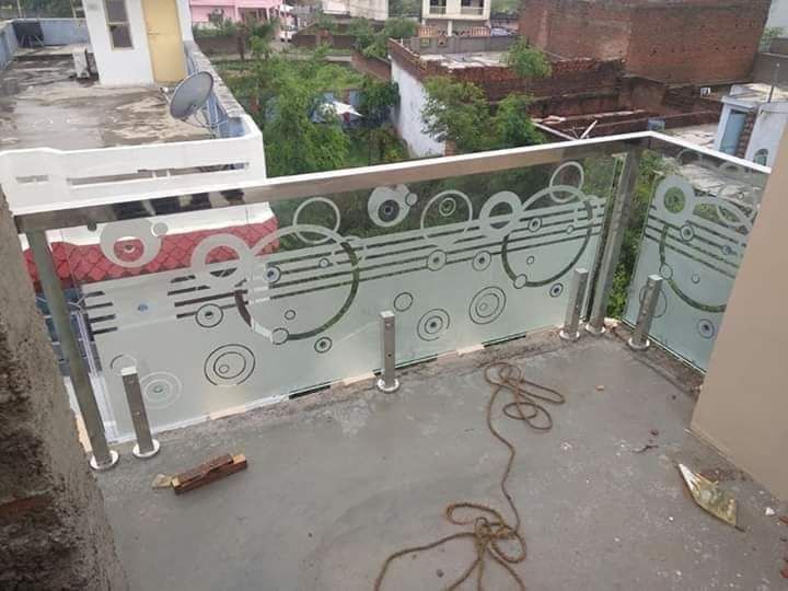 Stainless Steel Classic Glass Railing