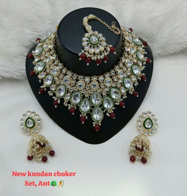 Gold Plated Kundan Studded Jewellery Set