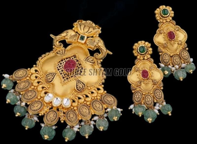 Designer Gold Pendant Earring Set
