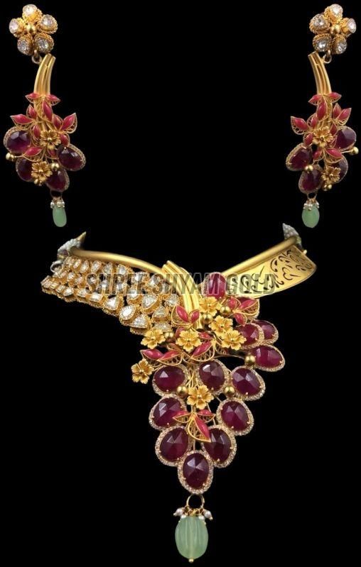 Elegant Ethnic Floral Design Gold Necklace