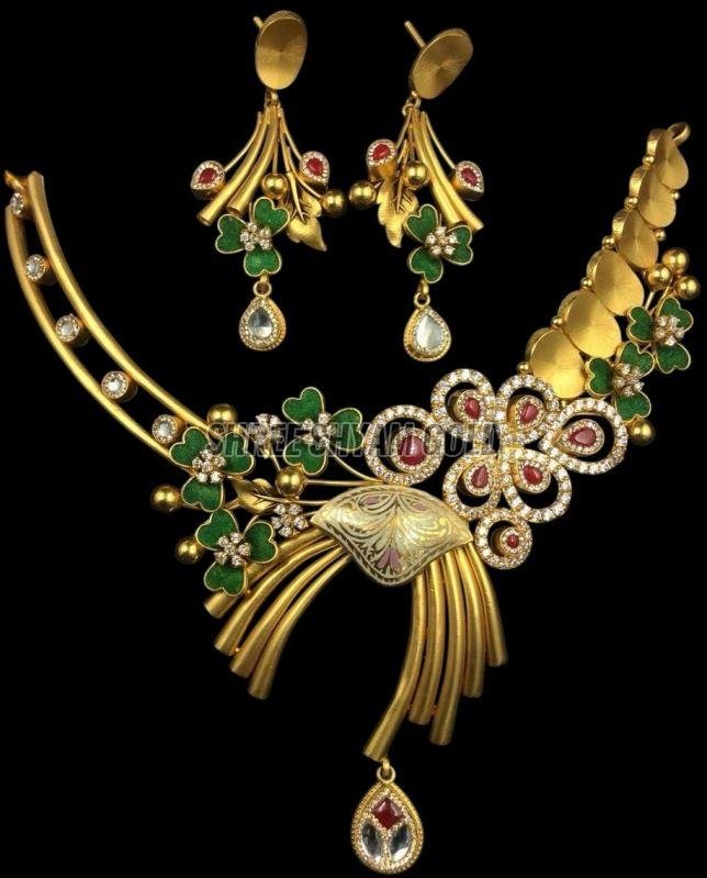 Elegant Heritage Enamel Work Gold Necklace Set
