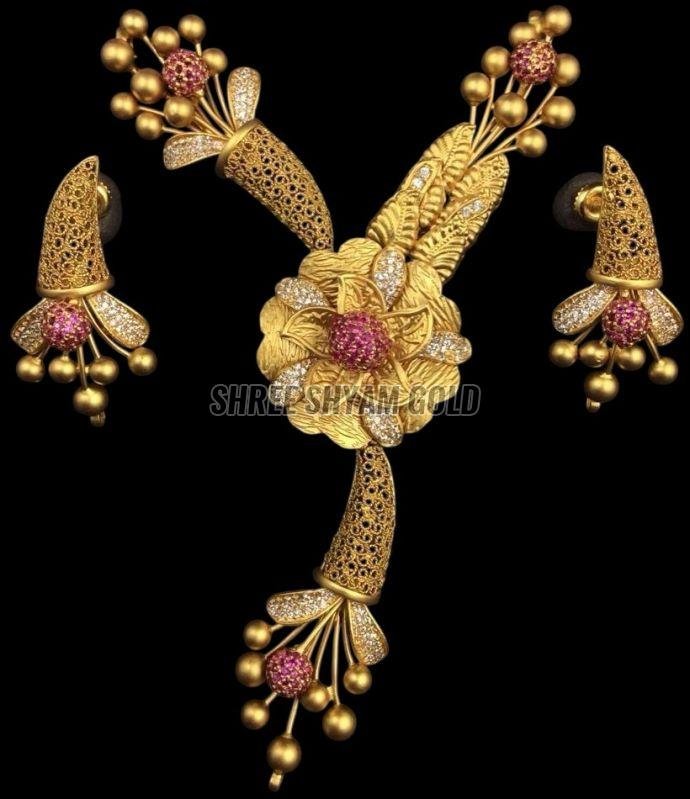 Handcrafted Gold Kundan Necklace Set
