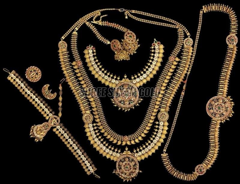 Traditional South Indian Bridal Jewelry Set