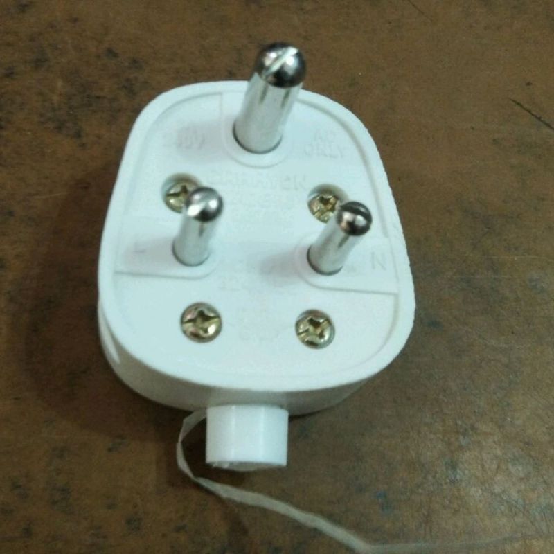 3 Pin Plug Top