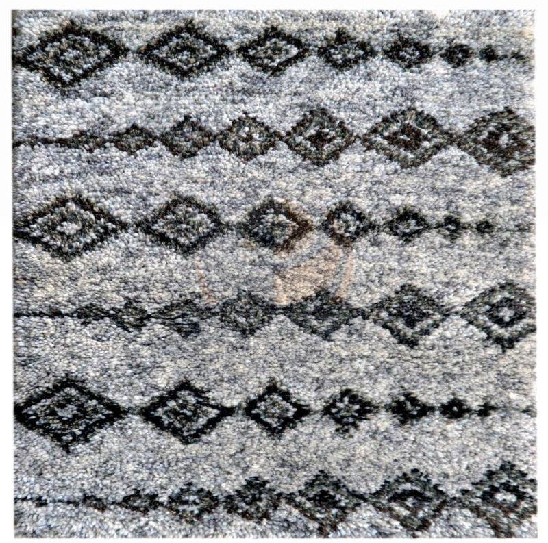 Hand-Tufted Wool Grey And Black Diamond Pattern Rug