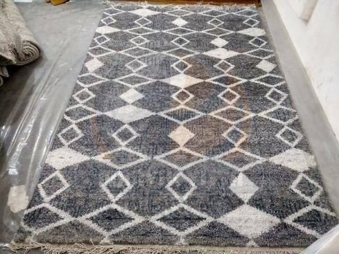 Ivory Charcoal Diamond  Design Soft Viscose And Wool Vintage Rug