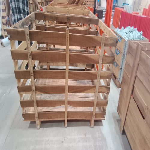 Collapsible Plywood Shipping Crate with Pallet Base