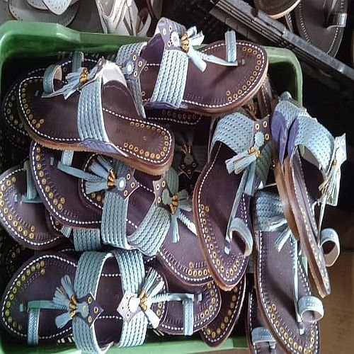 Ladies White and Brown Designer Kolhapuri Slipper