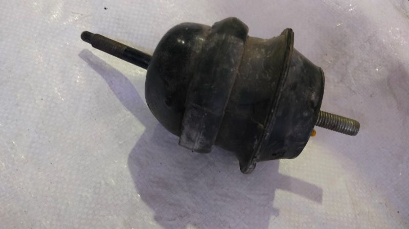 3084 Engine Mount