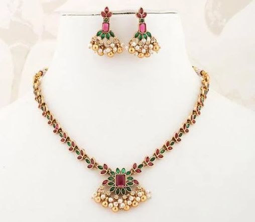 Women\'s Classic Pearl Gold Plated Necklace Set with Earrings