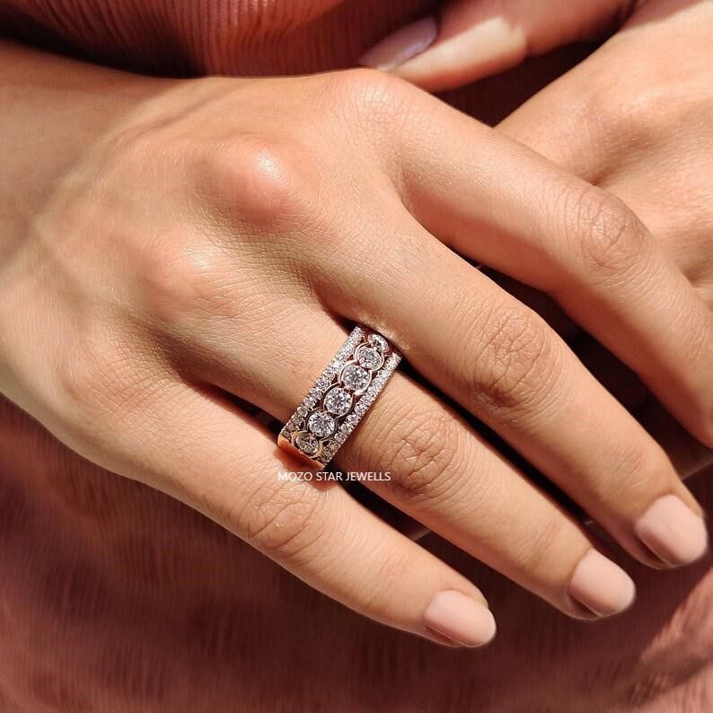 Round Cut Moissanite Diamond Ring