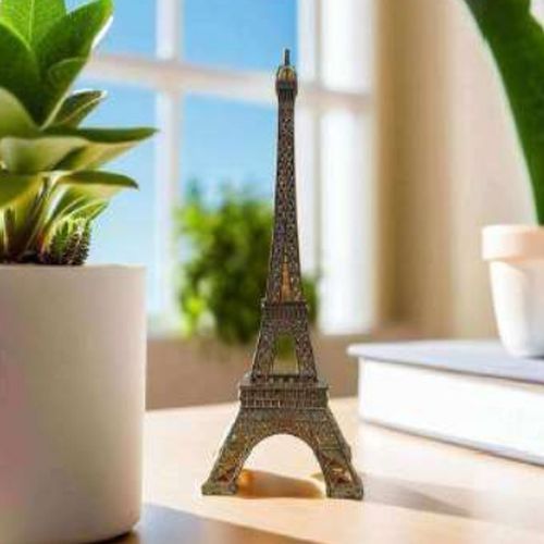 Small Eiffel Tower Showpiece