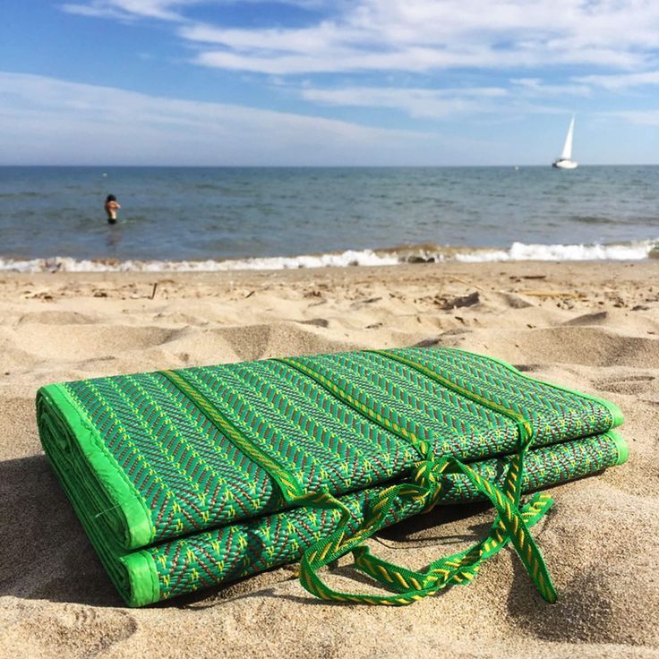 Green Waterproof Foldable Beach Mat, for Travel