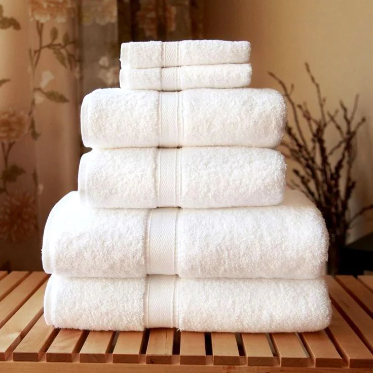 White 700 GSM Cotton Hotel Towel