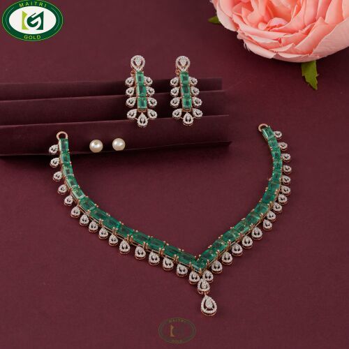 Ladies Royal Green Stone Necklace Set