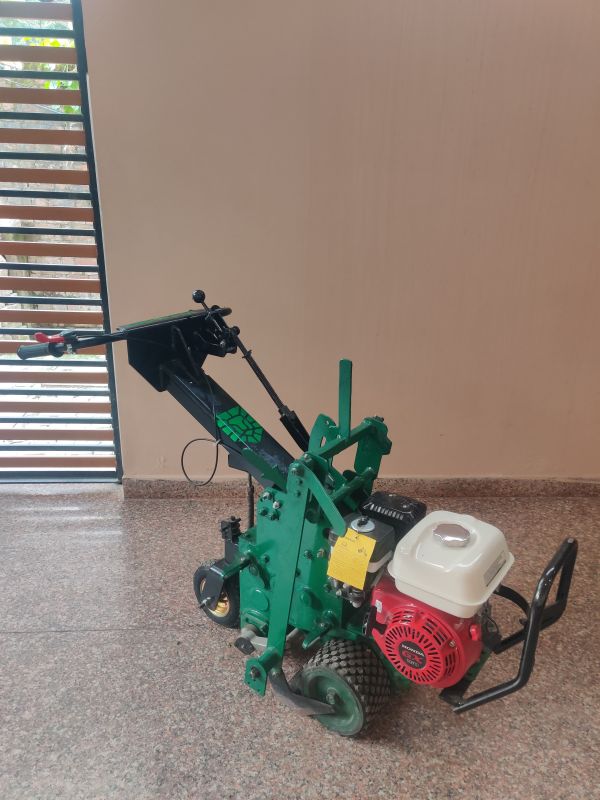 Grass Carpet Cutting Machine