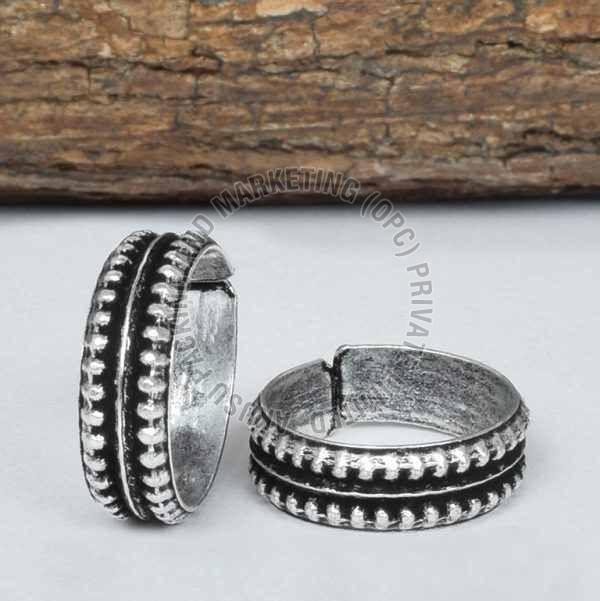 Oxidized Silver Black Bead Toe Ring