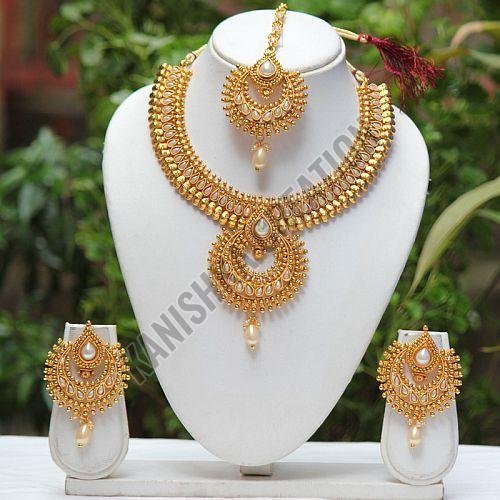 Golden Beautiful Artificial Necklace Set