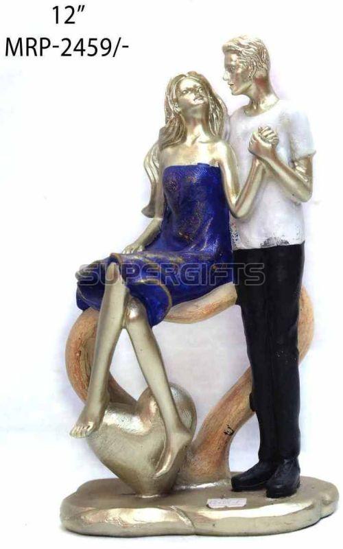 Romantic Hugging Couple Statue Human Figurines