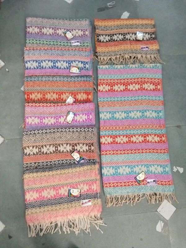 Ladies English Kullu Woolen Shawl