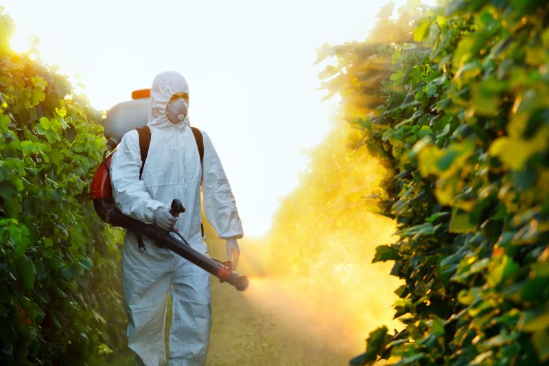 Spray Pesticides Service
