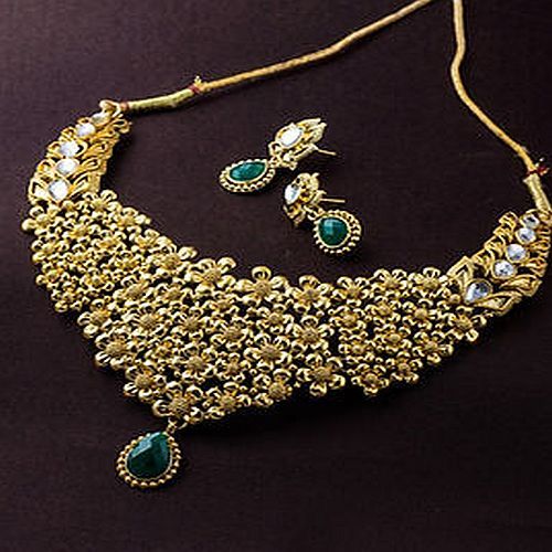 Wedding Wear Kundan Necklace Set