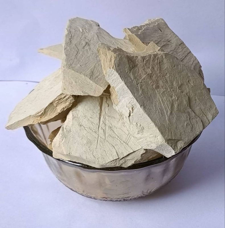 Raw Multani Mitti Lumps