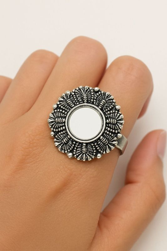 Silve Metal Women Ring