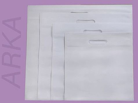 D Cut Plain Non Woven Bags